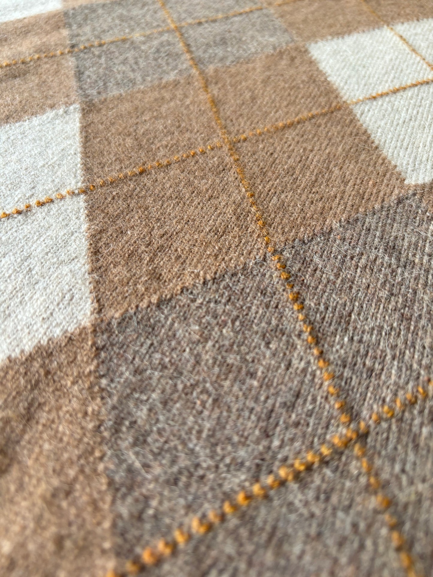 William Lockie Argyle 100% Camel-hair Vee / Turn-up Cuff