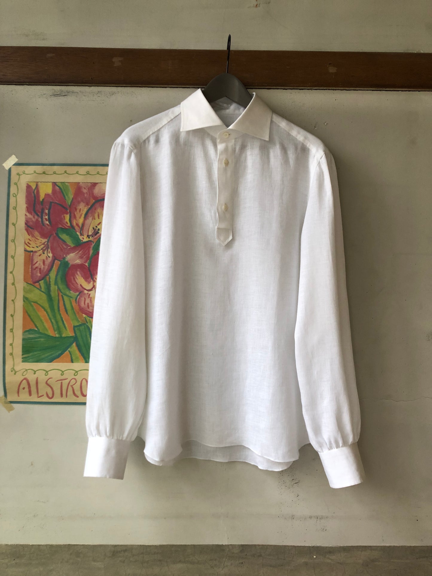 Avino light weight linen pull-over / white