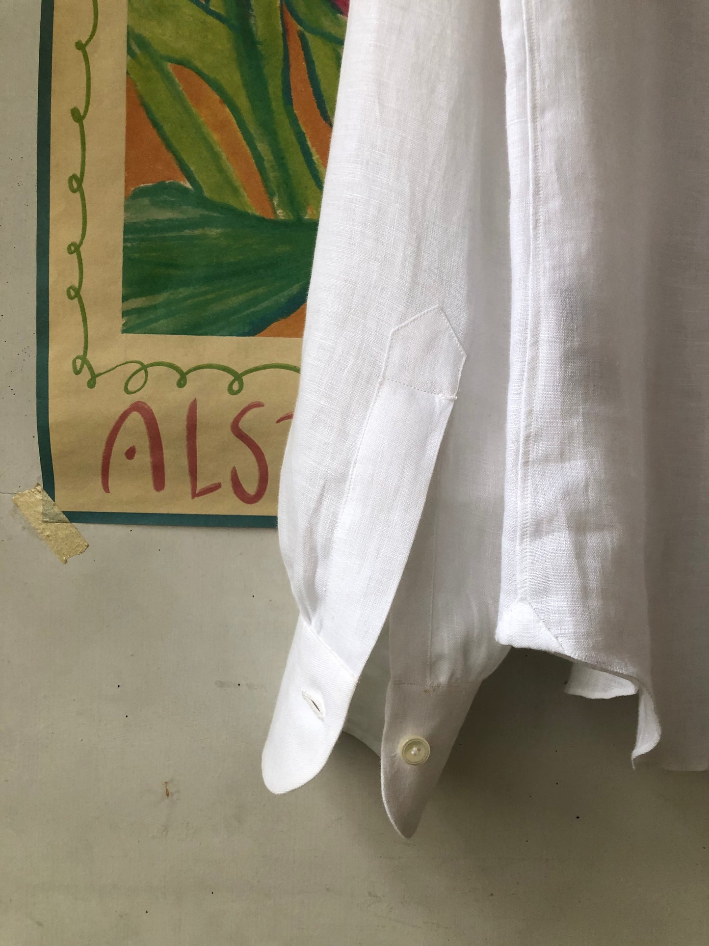 Avino light weight linen pull-over / white