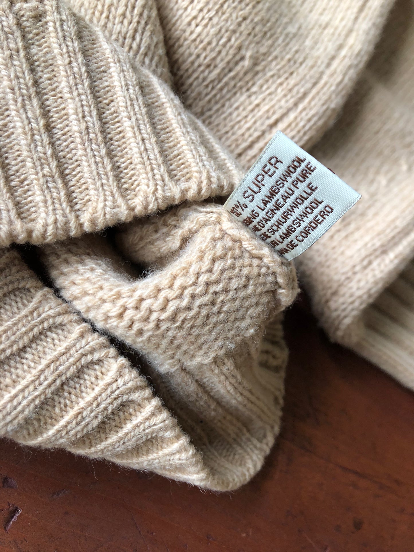 Attolini geelong lambs wool chawl col.jumper
