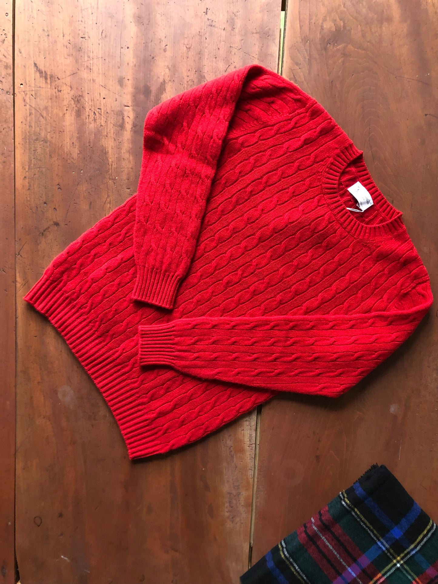 Johnstons of Elgin 4ply cashmere cable crew