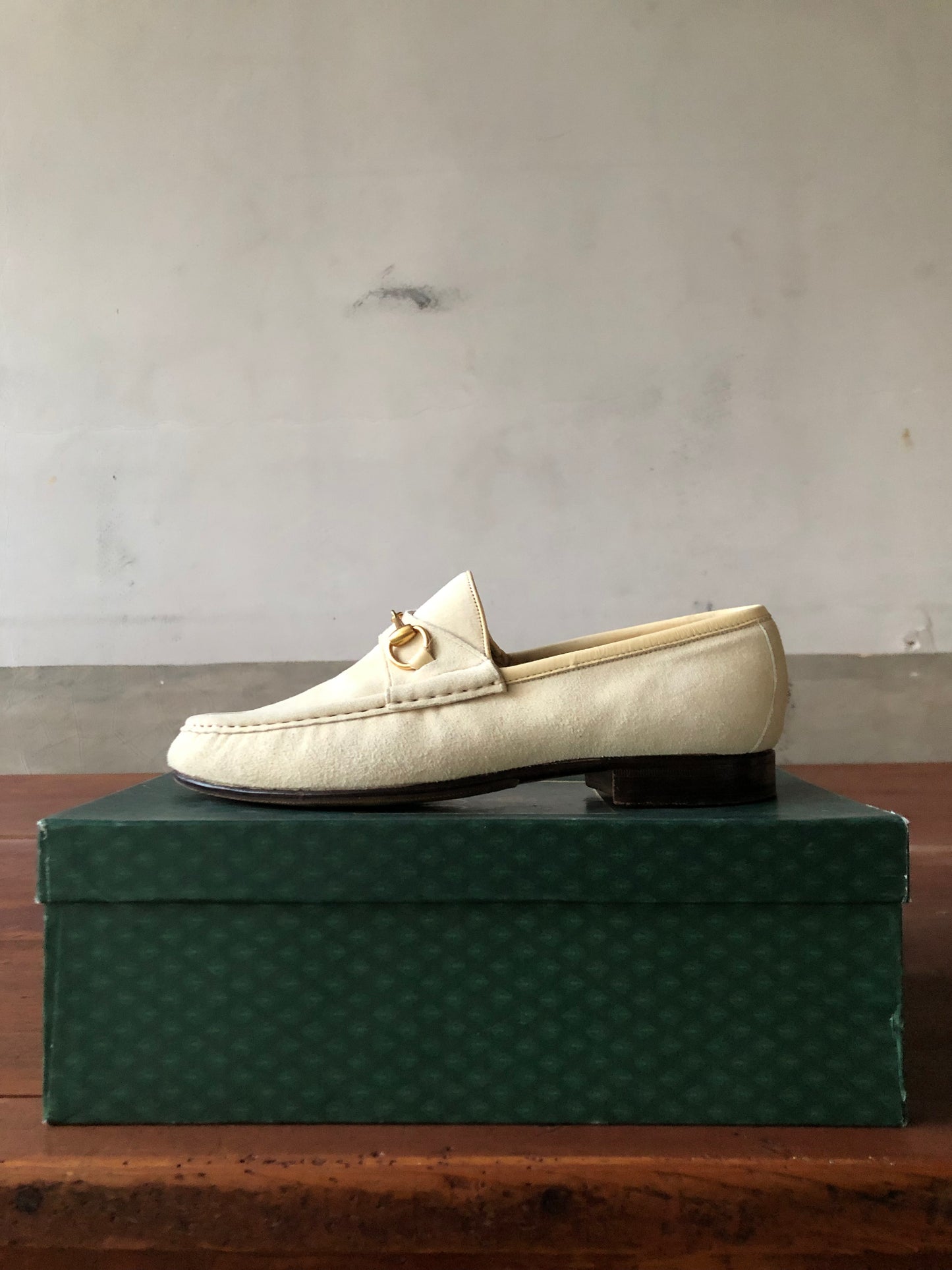 GUCCI Bit loafer / beige suede