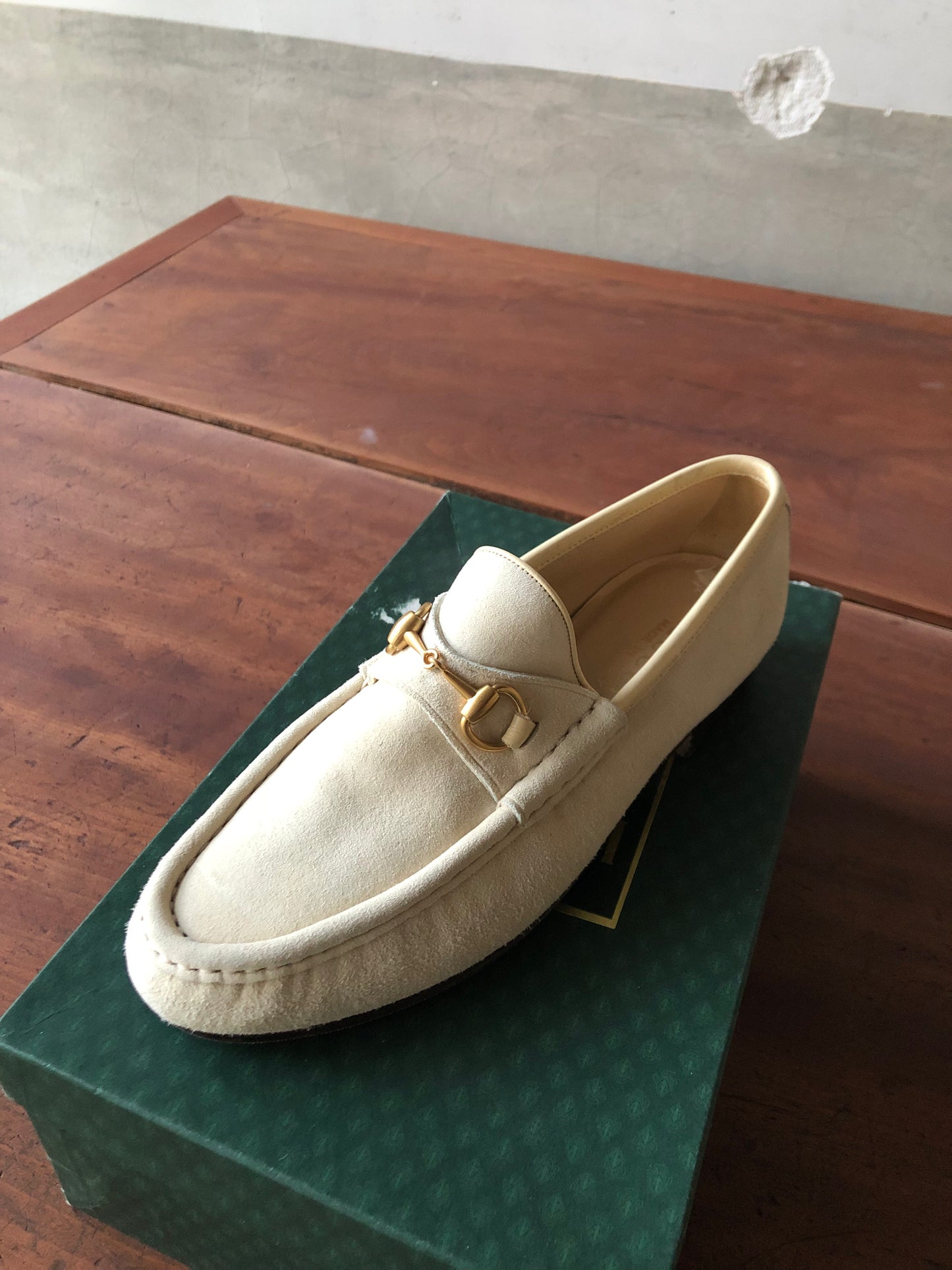GUCCI Bit loafer / beige suede
