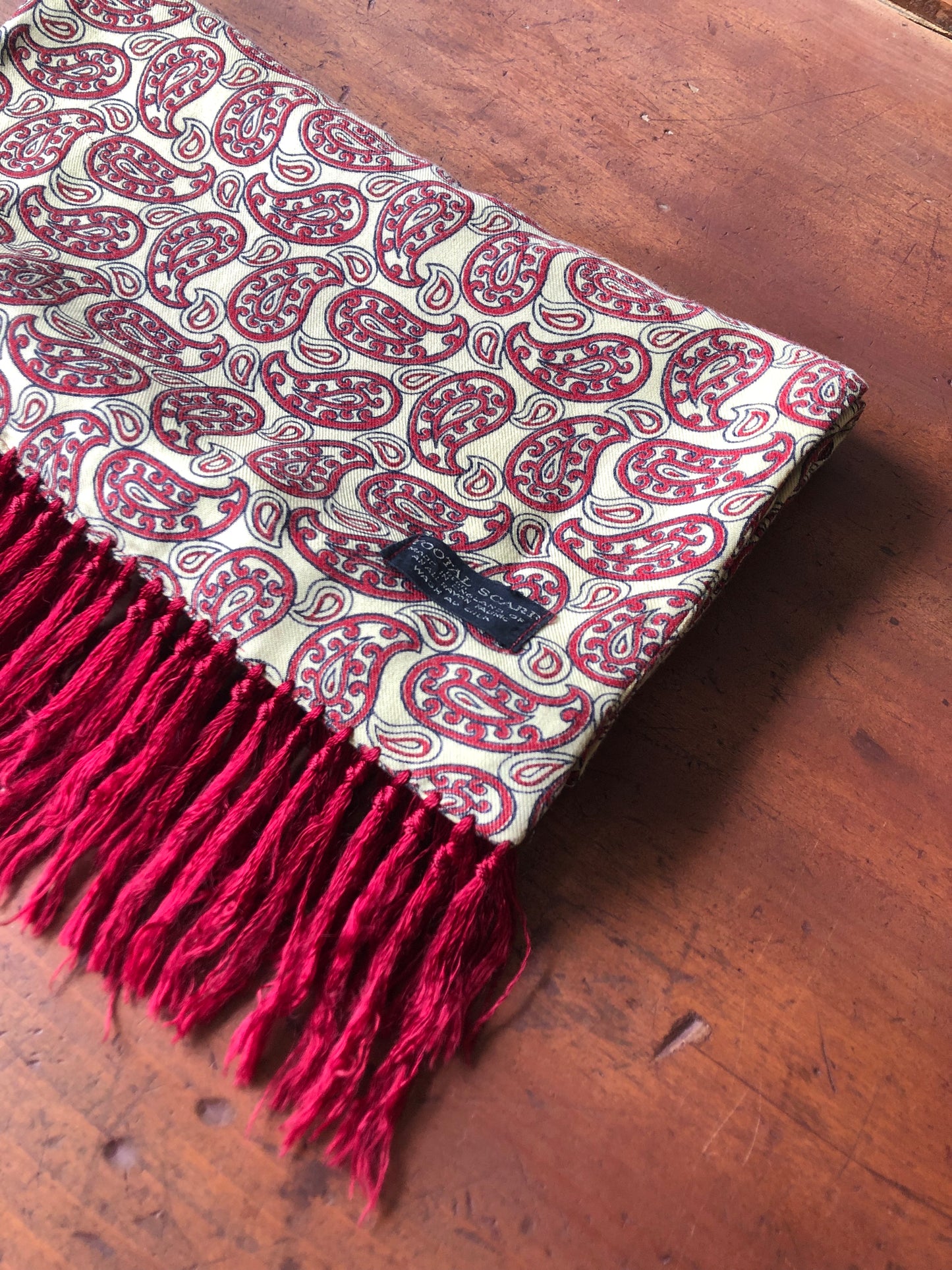 TOOTAL 60s rayon paisley scarf with fringes