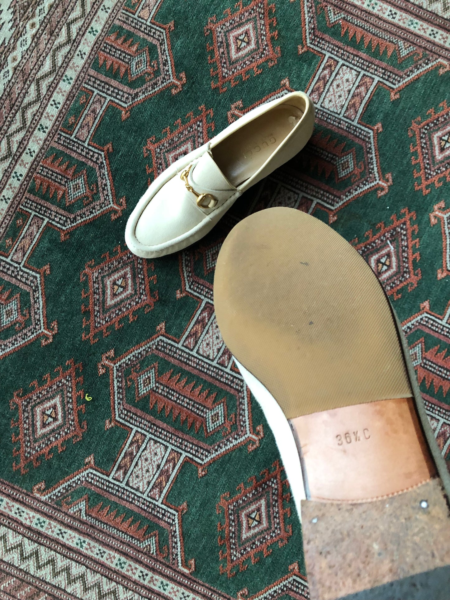 GUCCI Bit loafer / beige suede