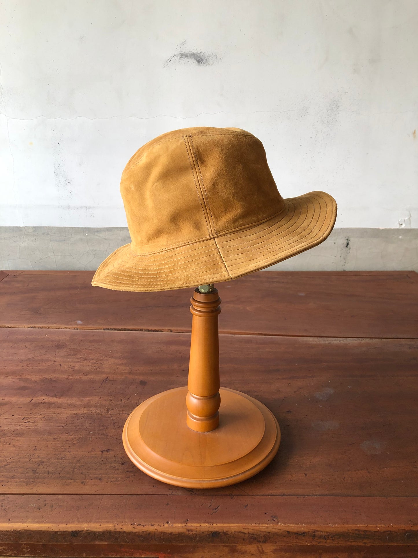 Lock hatters suede sun hat