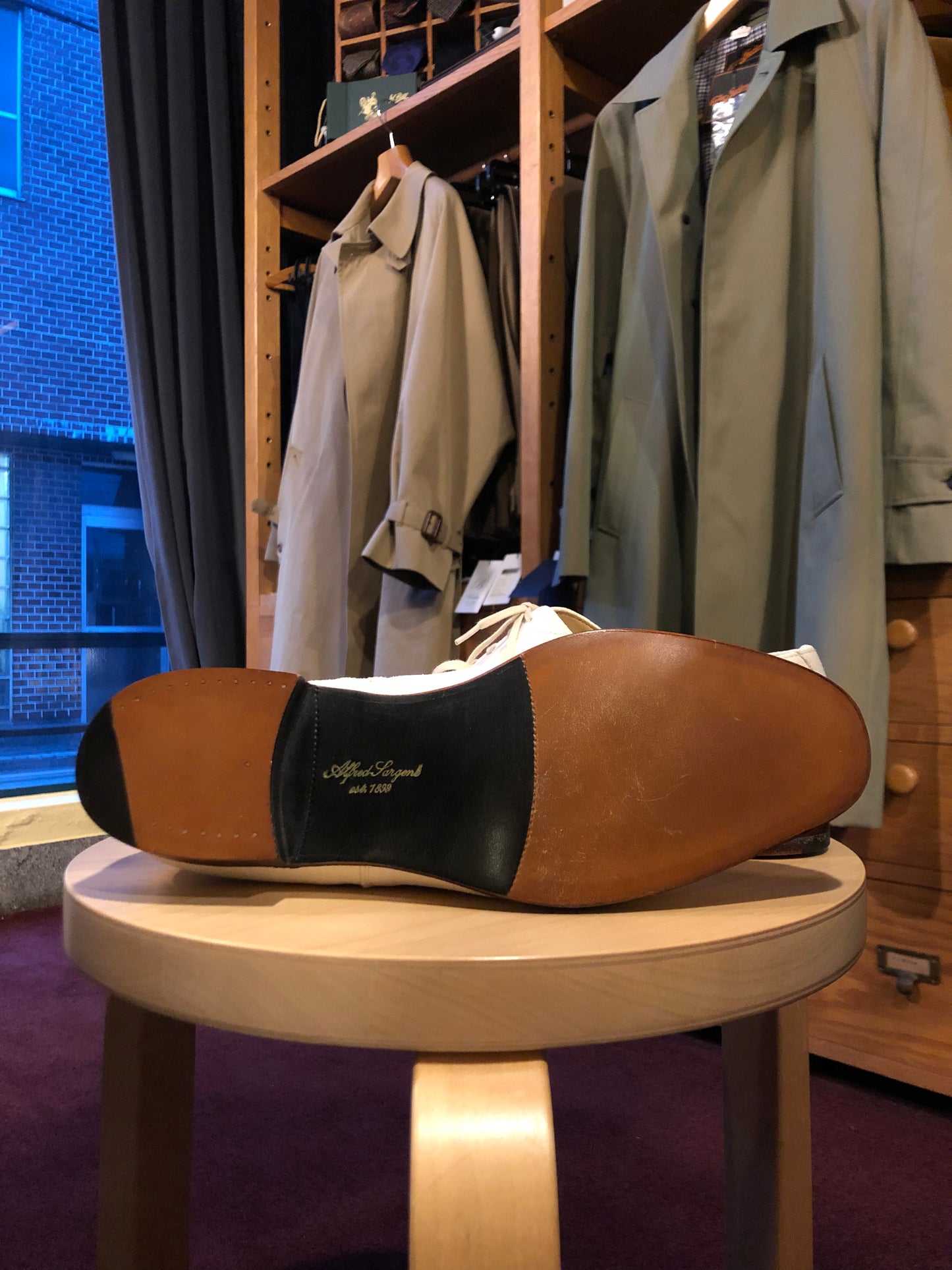 Alfred Sergent white bucks plain-toe