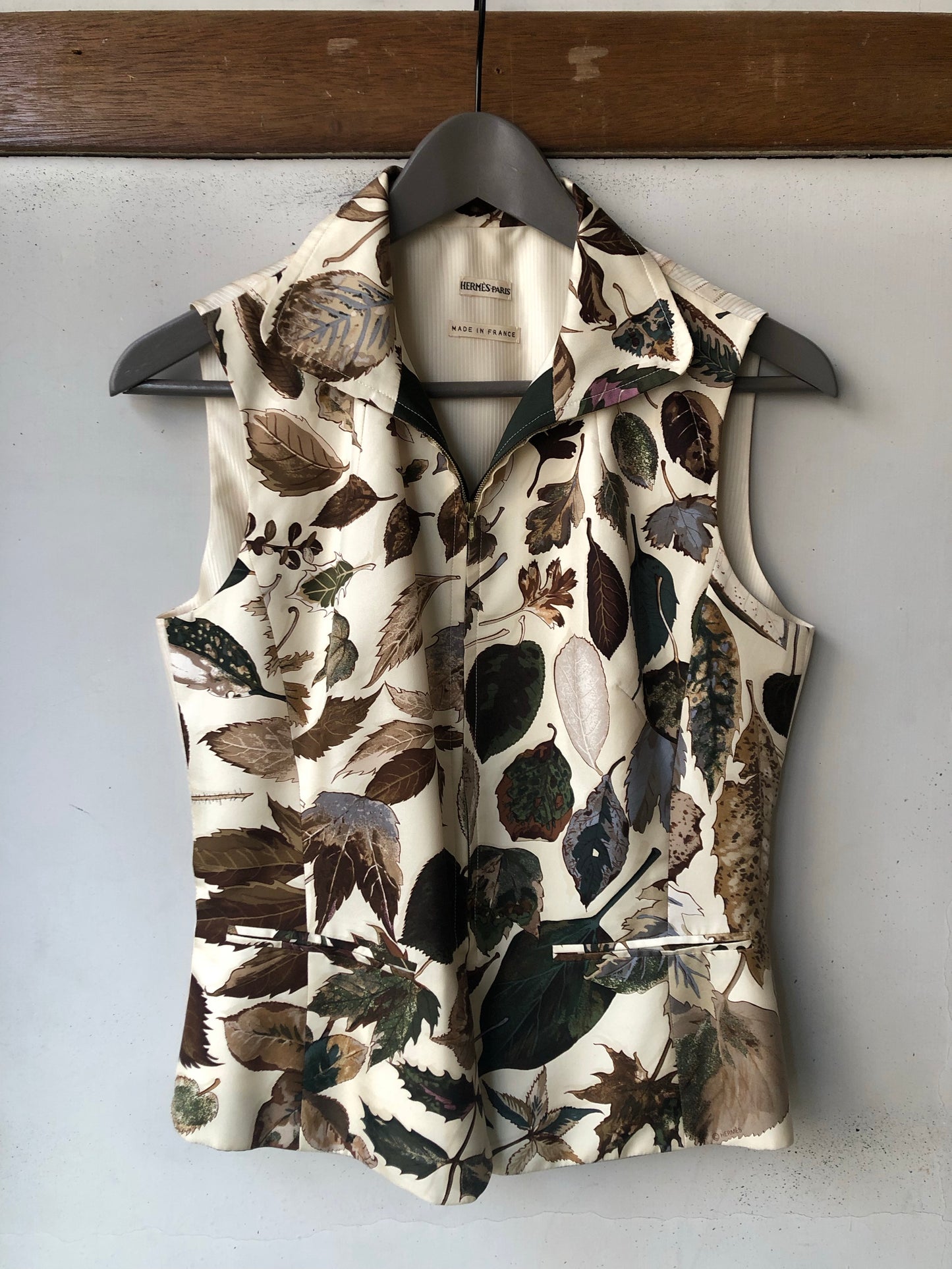 Hermès silk no sleeve jacket for lady