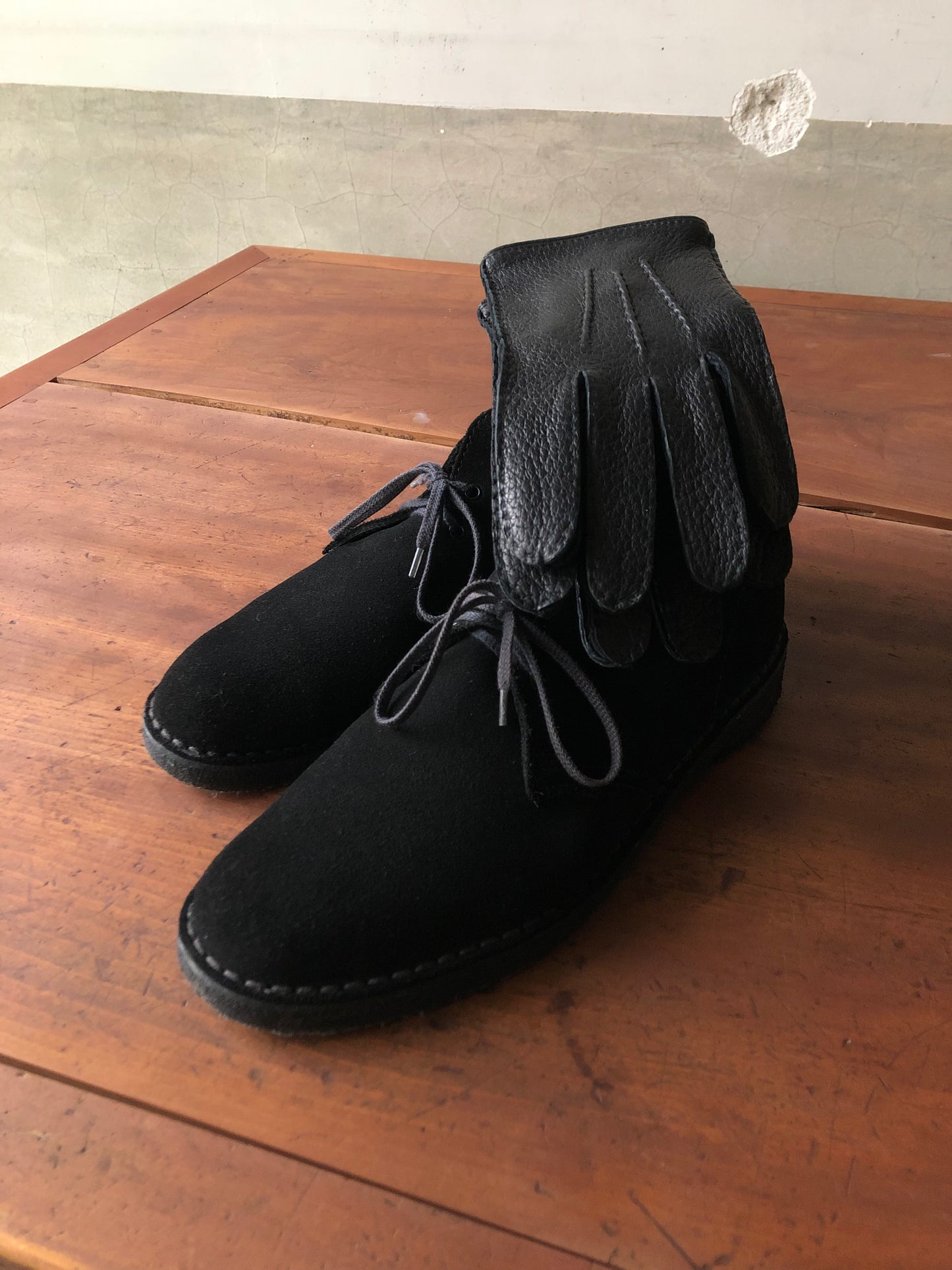 DENT'S unlined peccary gloves