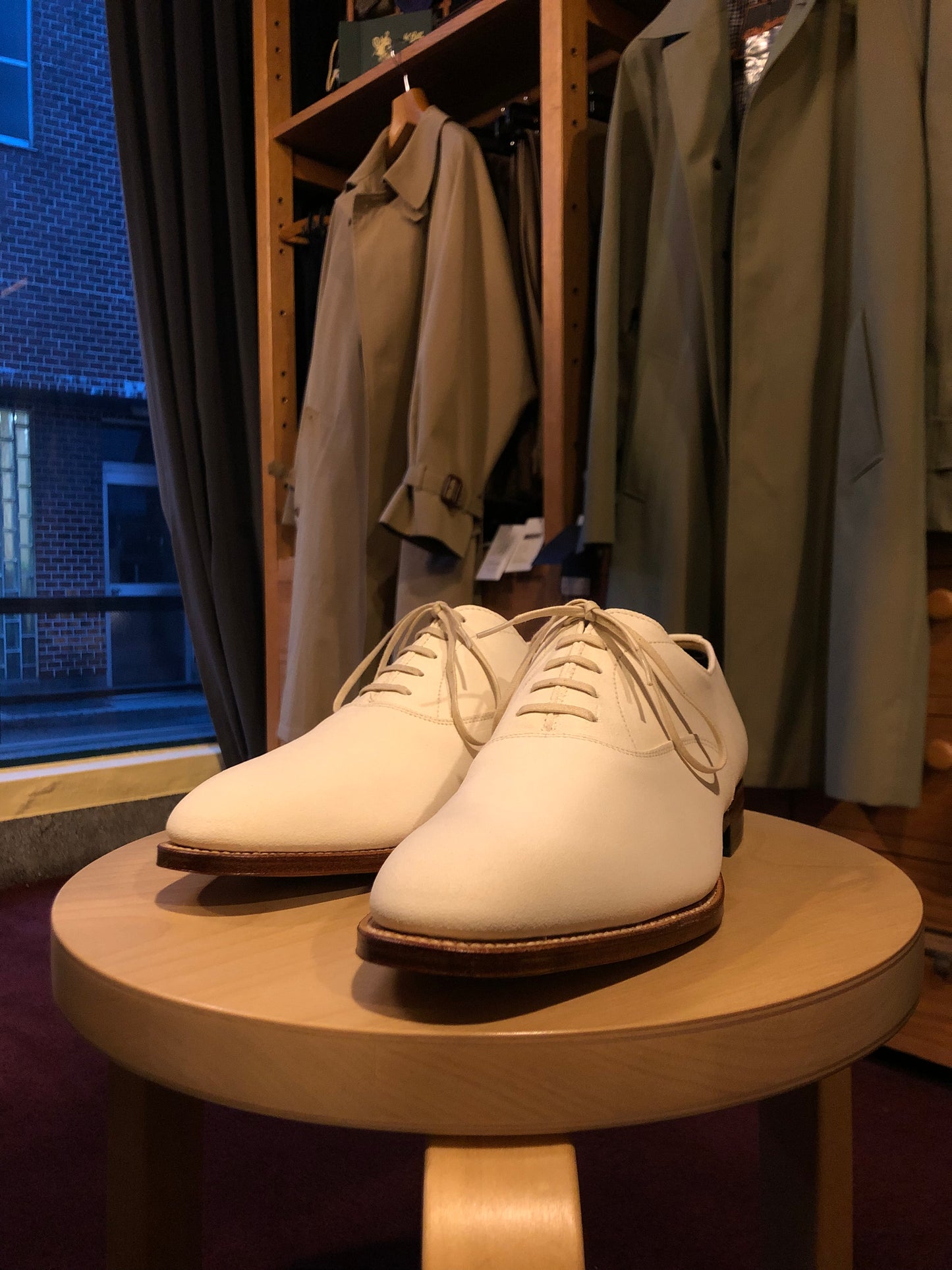 Alfred Sergent white bucks plain-toe