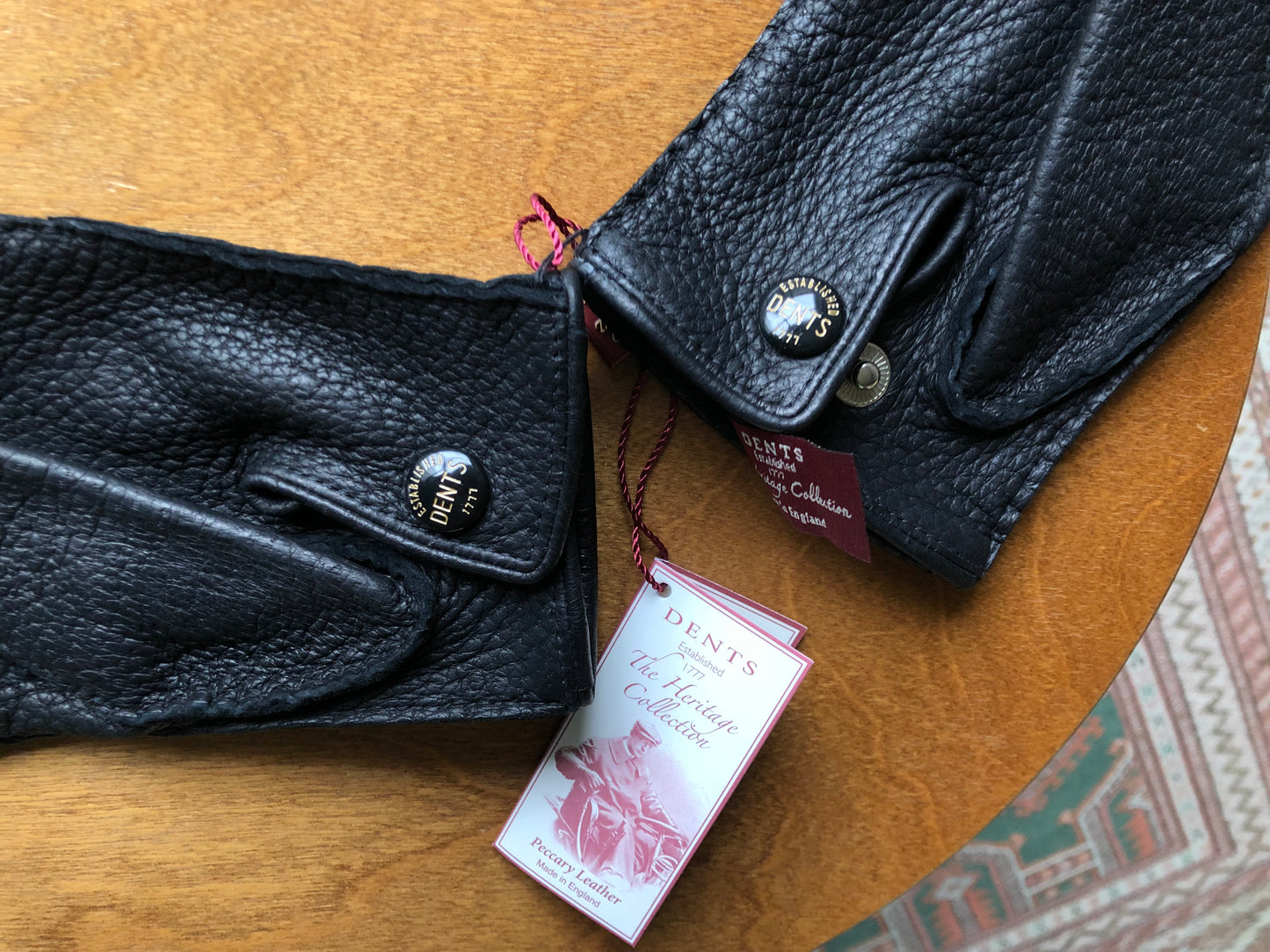 DENT'S unlined peccary gloves