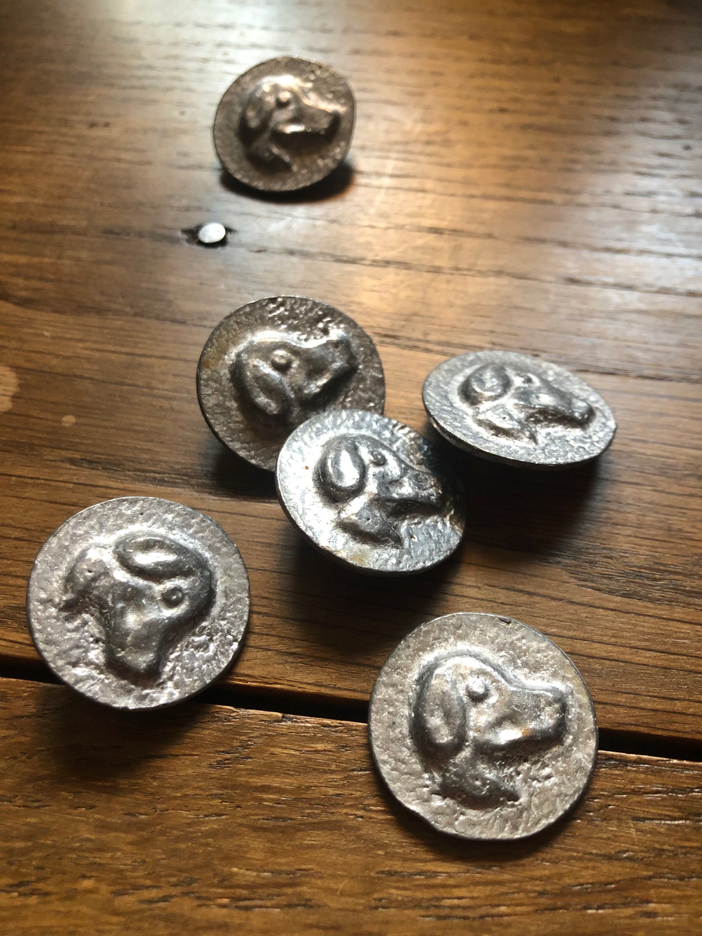 French vintage metal buttons / hound's head