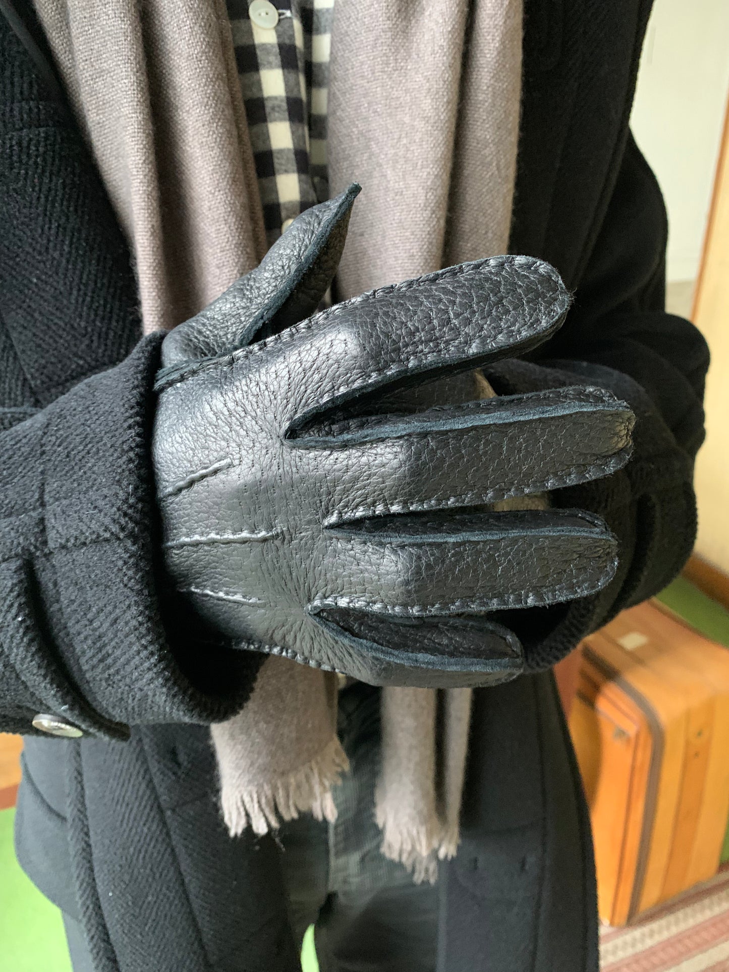 DENT'S unlined peccary gloves