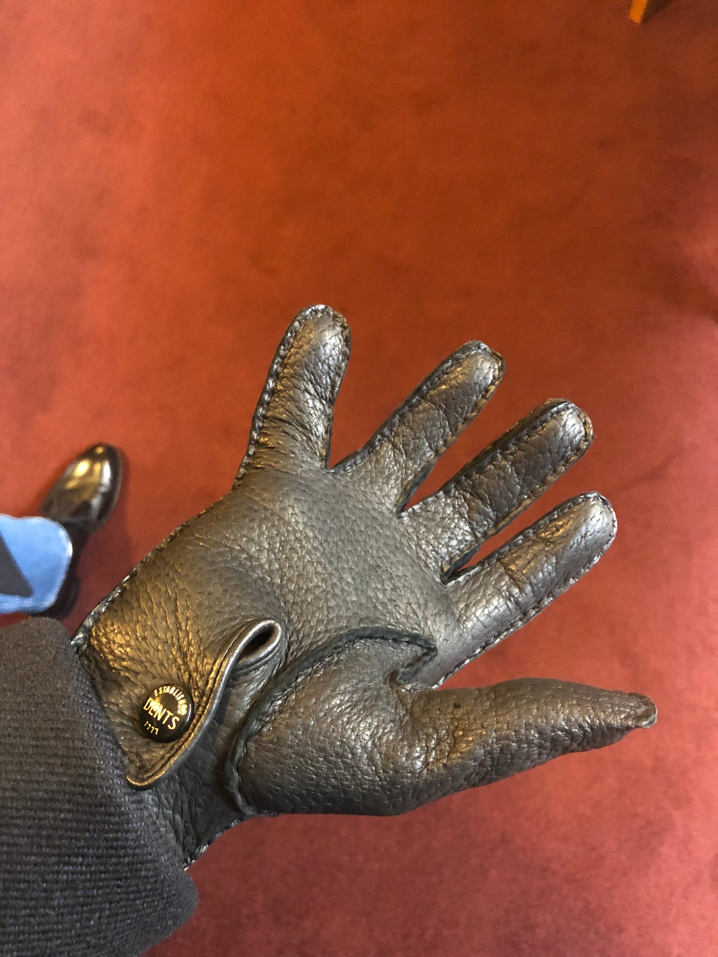 DENT'S unlined peccary gloves