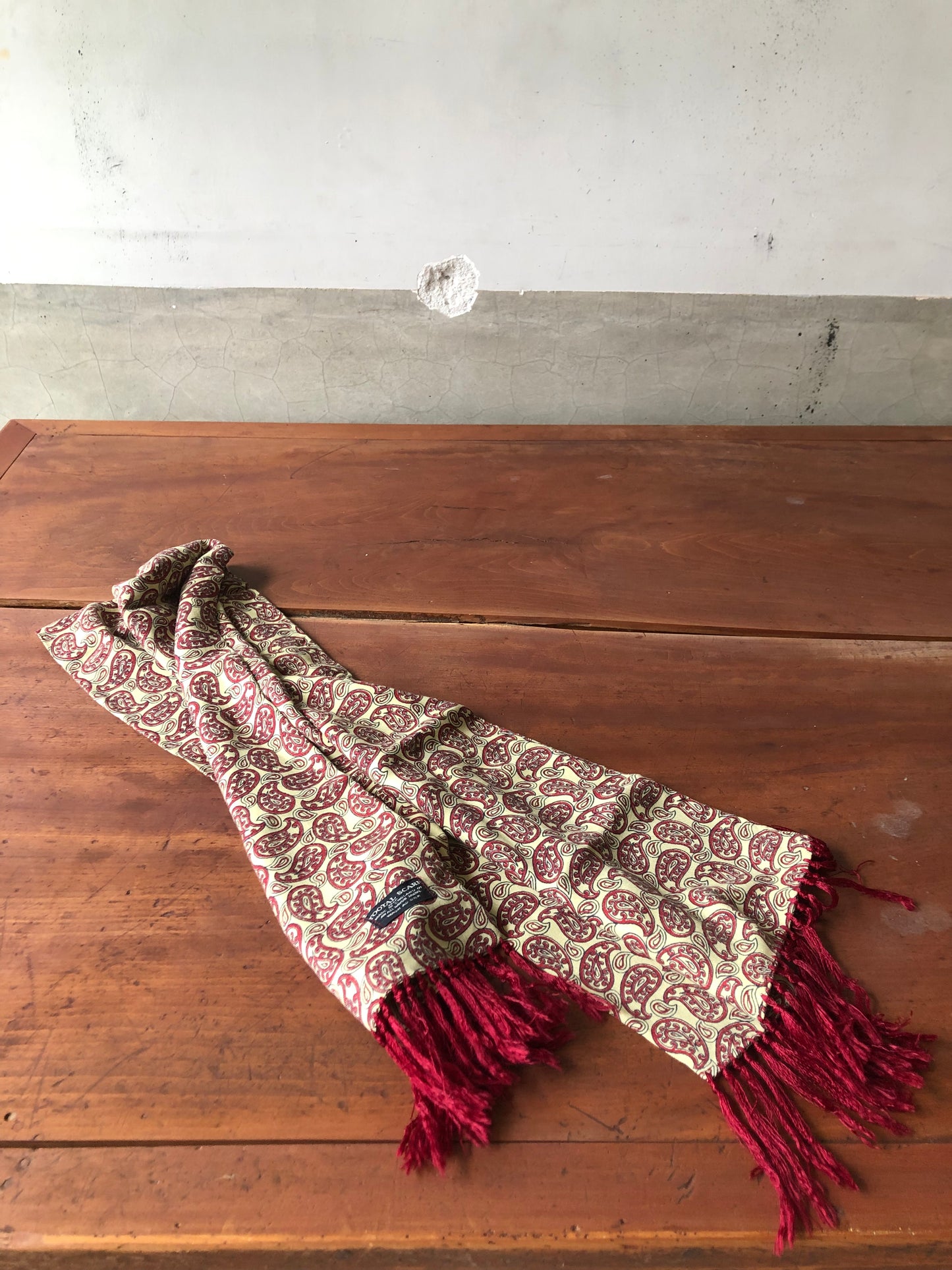 TOOTAL 60s rayon paisley scarf with fringes